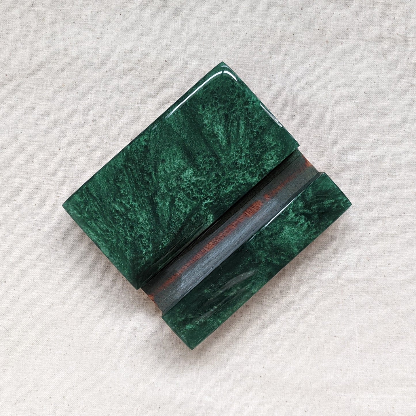 Aquila | Phone Stand
